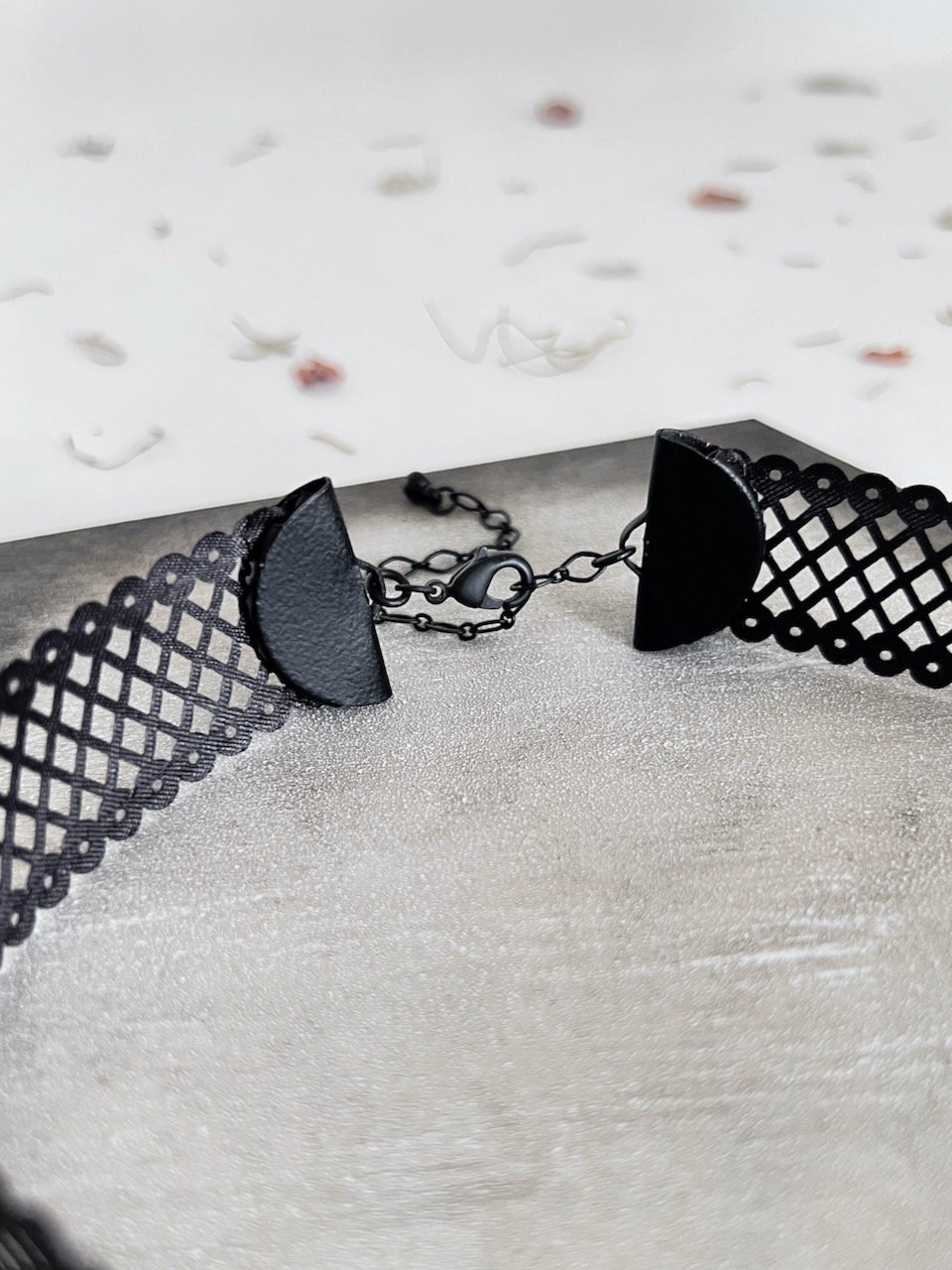 Fishnet choker deals